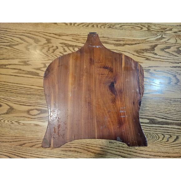 Vintage 1940s Cedar Sewing Box accordion lid - Picture 4 of 10